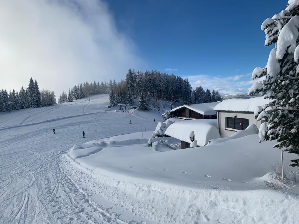 Hotel Alpenrose Gerlitzen Treffen Exterior foto