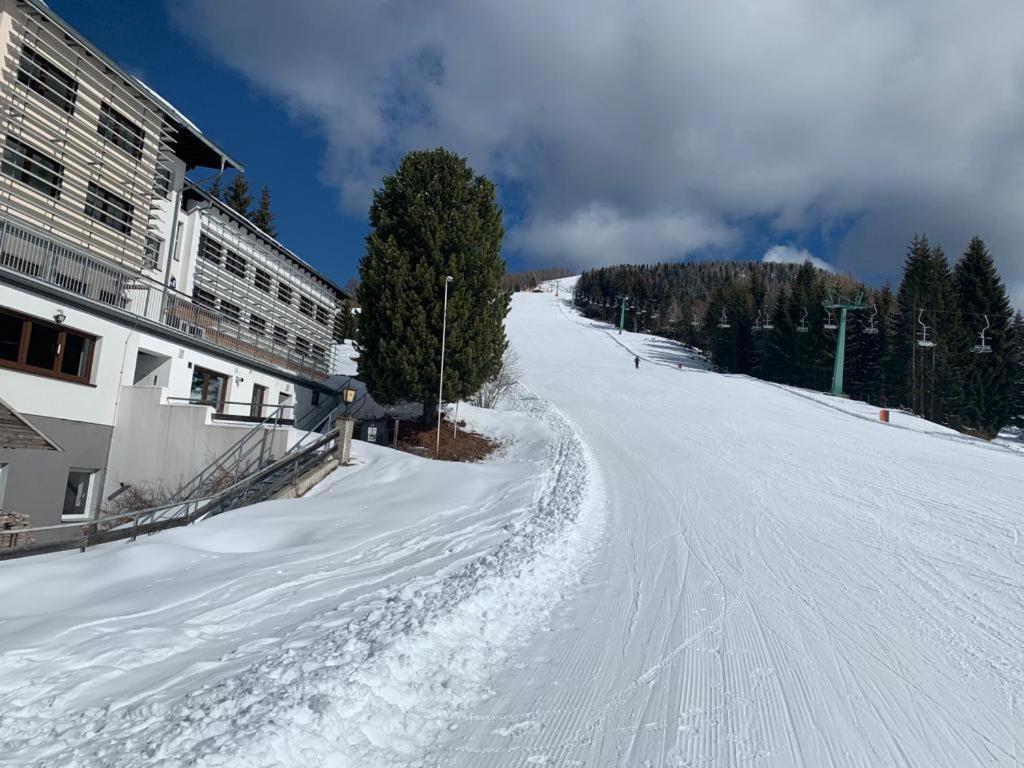 Hotel Alpenrose Gerlitzen Treffen Exterior foto