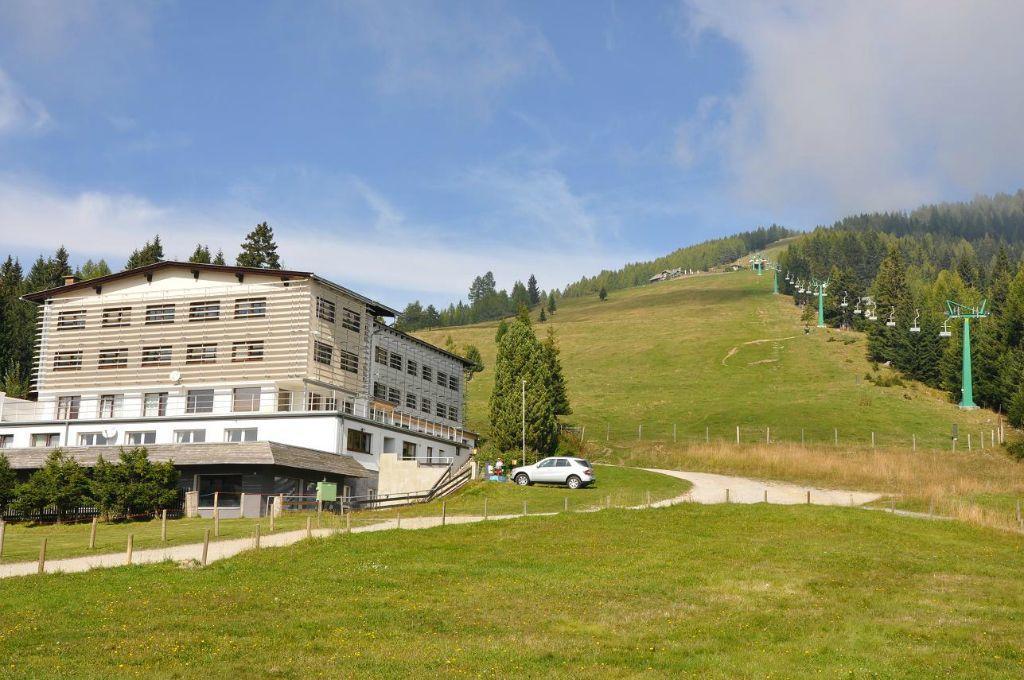 Hotel Alpenrose Gerlitzen Treffen Exterior foto