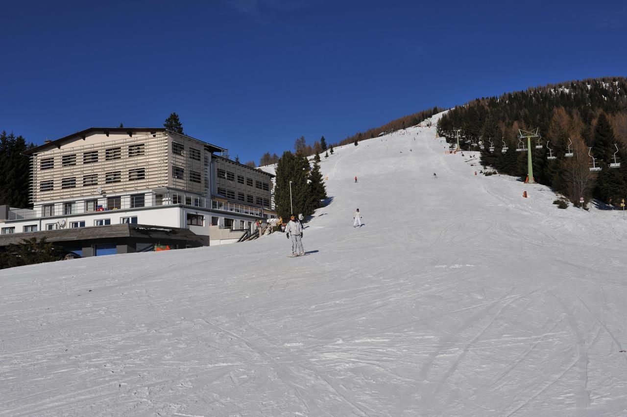 Hotel Alpenrose Gerlitzen Treffen Exterior foto